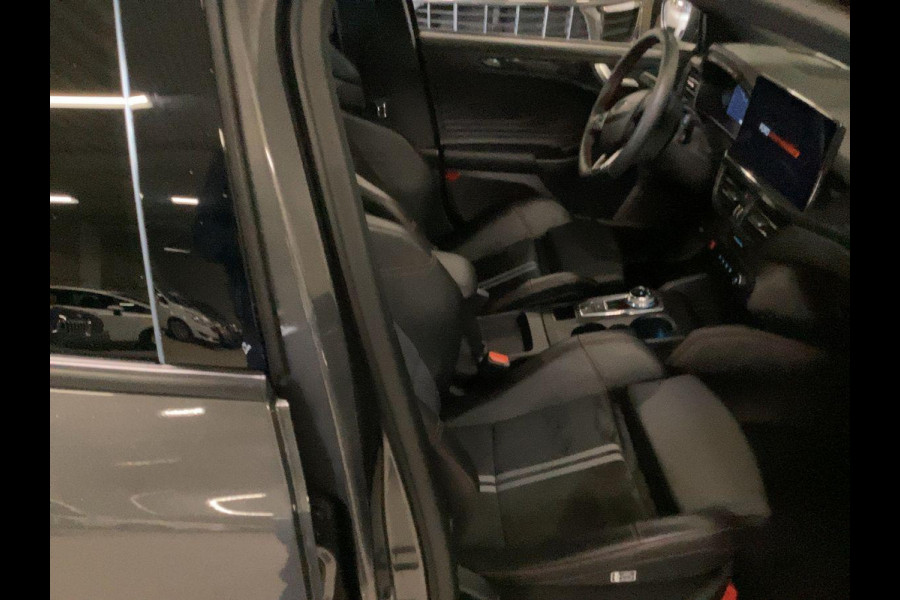 Ford Focus 2.3 EcoBoost ST-X | 280pk Automaat! | Winter Pack | AGR-stoelen | Camera | Bang&Olufsen | Head up Display Ford Focus 2.3 EcoBoost ST-X | 280pk Automaat! | Winter Pack | AGR-stoelen | Camera | Bang&Olufsen | Head up Display