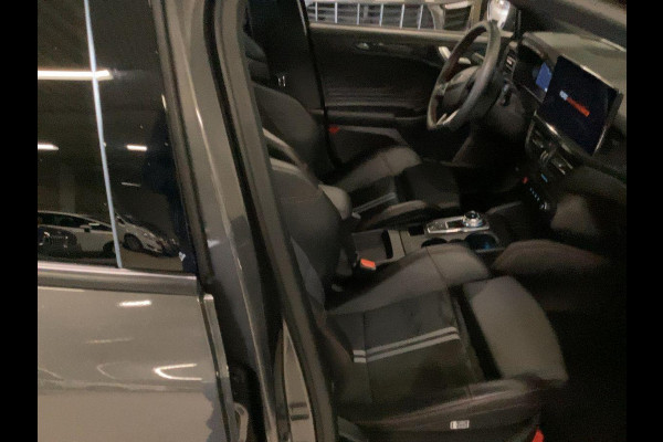 Ford Focus 2.3 EcoBoost ST-X | 280pk Automaat! | Winter Pack | AGR-stoelen | Camera | Bang&Olufsen | Head up Display Ford Focus 2.3 EcoBoost ST-X | 280pk Automaat! | Winter Pack | AGR-stoelen | Camera | Bang&Olufsen | Head up Display