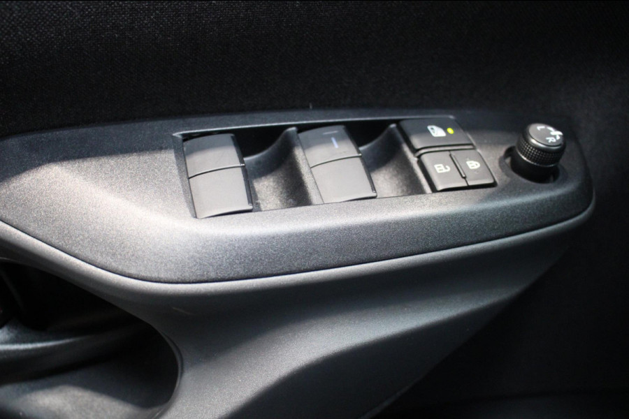 Toyota Yaris Cross 1.5 Hybrid 115 First Edition Camera|pdc|Carplay Nieuw staat