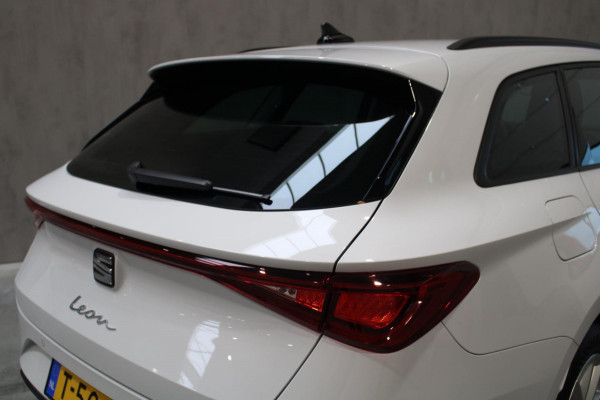 Seat Leon Sportstourer 1.0 eTSI Style Business Intense Camera|carplay|navigatie BTW auto
