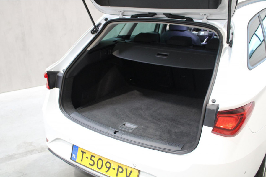 Seat Leon Sportstourer 1.0 eTSI Style Business Intense Camera|carplay|navigatie BTW auto