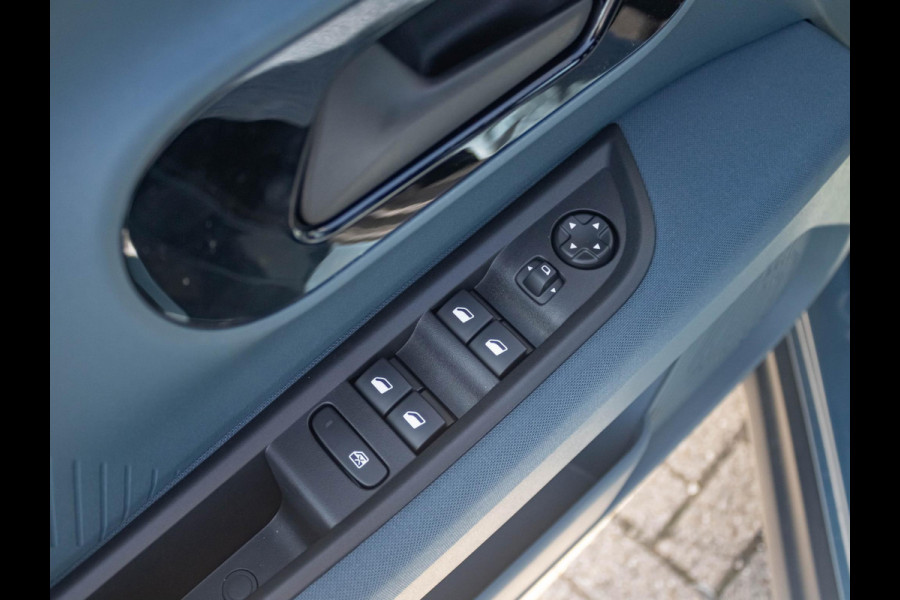 Fiat Grande Panda 1.2 Hybrid Icon | Automaat | PDC | Airco | Apple Carplay | Cruise | Pack Style Fiat Grande Panda 1.2 Hybrid Icon | Automaat | PDC | Airco | Apple Carplay | Cruise | Pack Style