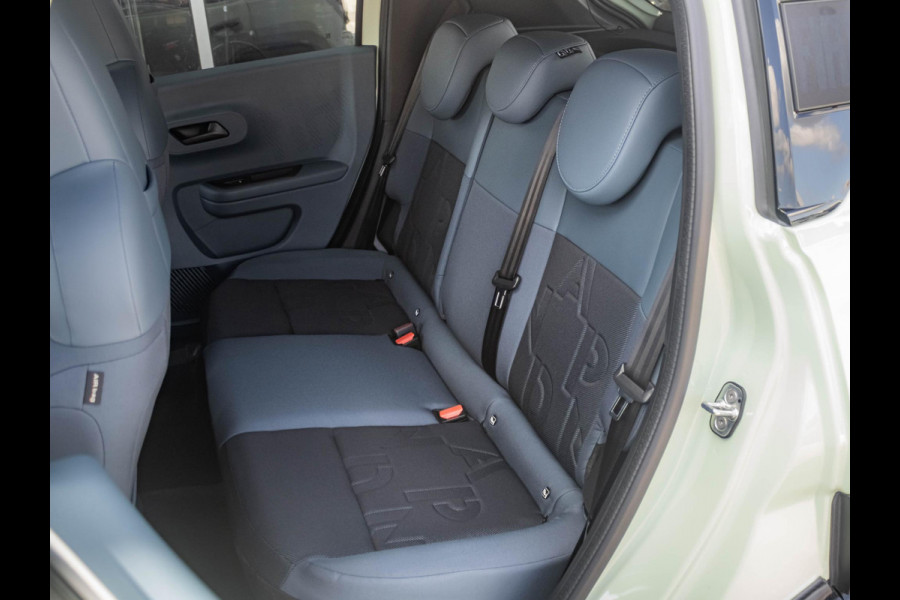 Fiat Grande Panda 1.2 Hybrid Icon | Automaat | Pack Style | PDC | Airco | Apple Carplay | Cruise Fiat Grande Panda 1.2 Hybrid Icon | Automaat | Pack Style | PDC | Airco | Apple Carplay | Cruise