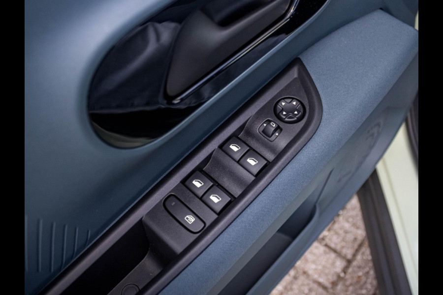 Fiat Grande Panda 1.2 Hybrid Icon | Automaat | Pack Style | PDC | Airco | Apple Carplay | Cruise Fiat Grande Panda 1.2 Hybrid Icon | Automaat | Pack Style | PDC | Airco | Apple Carplay | Cruise