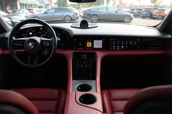 Porsche Taycan Cross Turismo 4 93 kWh / SoH 94.7% / Panoramadak / 360Camera / Passenger Display / Sportdesign + Chrono / 21'' / Bose / Luchtvering / Keyless / Stuur+Stoelverwarming / Dodehoek / DAB / ACC Porsche Taycan Cross Turismo 4 93 kWh / SoH 94.7% / Panoramadak / 360Camera / Passenger Display / Sportdesign + Chrono / 21'' / Bose / Luchtvering / Keyless / Stuur+Stoelverwarming / Dodehoek / DAB / ACC