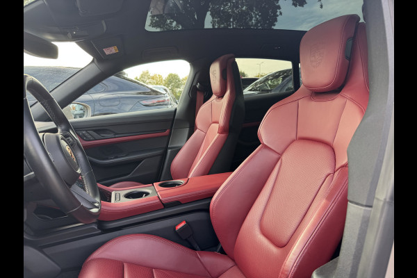 Porsche Taycan Cross Turismo 4 93 kWh / SoH 94.7% / Panoramadak / 360Camera / Passenger Display / Sportdesign + Chrono / 21'' / Bose / Luchtvering / Keyless / Stuur+Stoelverwarming / Dodehoek / DAB / ACC Porsche Taycan Cross Turismo 4 93 kWh / SoH 94.7% / Panoramadak / 360Camera / Passenger Display / Sportdesign + Chrono / 21'' / Bose / Luchtvering / Keyless / Stuur+Stoelverwarming / Dodehoek / DAB / ACC