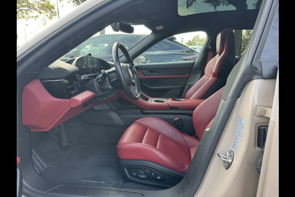 Porsche Taycan Cross Turismo 4 93 kWh / SoH 94.7% / Panoramadak / 360Camera / Passenger Display / Sportdesign + Chrono / 21'' / Bose / Luchtvering / Keyless / Stuur+Stoelverwarming / Dodehoek / DAB / ACC Porsche Taycan Cross Turismo 4 93 kWh / SoH 94.7% / Panoramadak / 360Camera / Passenger Display / Sportdesign + Chrono / 21'' / Bose / Luchtvering / Keyless / Stuur+Stoelverwarming / Dodehoek / DAB / ACC