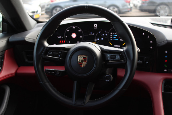 Porsche Taycan Cross Turismo 4 93 kWh / SoH 94.7% / Panoramadak / 360Camera / Passenger Display / Sportdesign + Chrono / 21'' / Bose / Luchtvering / Keyless / Stuur+Stoelverwarming / Dodehoek / DAB / ACC Porsche Taycan Cross Turismo 4 93 kWh / SoH 94.7% / Panoramadak / 360Camera / Passenger Display / Sportdesign + Chrono / 21'' / Bose / Luchtvering / Keyless / Stuur+Stoelverwarming / Dodehoek / DAB / ACC