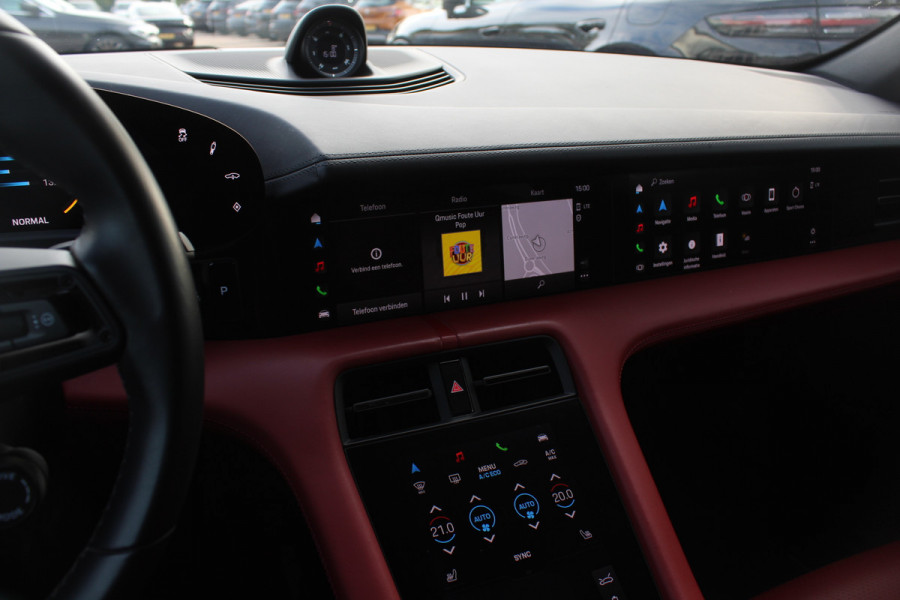 Porsche Taycan Cross Turismo 4 93 kWh / SoH 94.7% / Panoramadak / 360Camera / Passenger Display / Sportdesign + Chrono / 21'' / Bose / Luchtvering / Keyless / Stuur+Stoelverwarming / Dodehoek / DAB / ACC Porsche Taycan Cross Turismo 4 93 kWh / SoH 94.7% / Panoramadak / 360Camera / Passenger Display / Sportdesign + Chrono / 21'' / Bose / Luchtvering / Keyless / Stuur+Stoelverwarming / Dodehoek / DAB / ACC