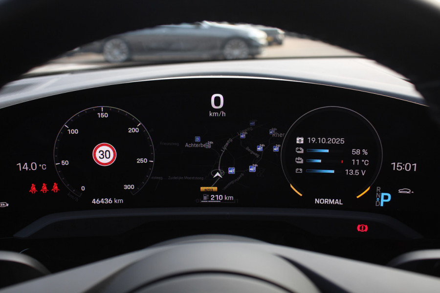 Porsche Taycan Cross Turismo 4 93 kWh / SoH 94.7% / Panoramadak / 360Camera / Passenger Display / Sportdesign + Chrono / 21'' / Bose / Luchtvering / Keyless / Stuur+Stoelverwarming / Dodehoek / DAB / ACC Porsche Taycan Cross Turismo 4 93 kWh / SoH 94.7% / Panoramadak / 360Camera / Passenger Display / Sportdesign + Chrono / 21'' / Bose / Luchtvering / Keyless / Stuur+Stoelverwarming / Dodehoek / DAB / ACC