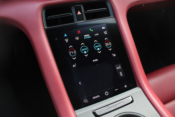 Porsche Taycan Cross Turismo 4 93 kWh / SoH 94.7% / Panoramadak / 360Camera / Passenger Display / Sportdesign + Chrono / 21'' / Bose / Luchtvering / Keyless / Stuur+Stoelverwarming / Dodehoek / DAB / ACC Porsche Taycan Cross Turismo 4 93 kWh / SoH 94.7% / Panoramadak / 360Camera / Passenger Display / Sportdesign + Chrono / 21'' / Bose / Luchtvering / Keyless / Stuur+Stoelverwarming / Dodehoek / DAB / ACC