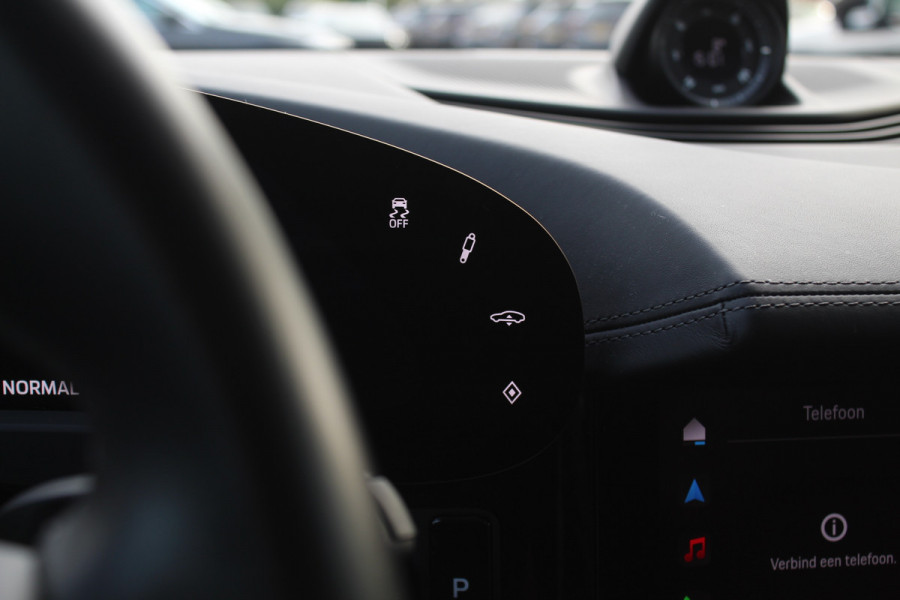 Porsche Taycan Cross Turismo 4 93 kWh / SoH 94.7% / Panoramadak / 360Camera / Passenger Display / Sportdesign + Chrono / 21'' / Bose / Luchtvering / Keyless / Stuur+Stoelverwarming / Dodehoek / DAB / ACC Porsche Taycan Cross Turismo 4 93 kWh / SoH 94.7% / Panoramadak / 360Camera / Passenger Display / Sportdesign + Chrono / 21'' / Bose / Luchtvering / Keyless / Stuur+Stoelverwarming / Dodehoek / DAB / ACC