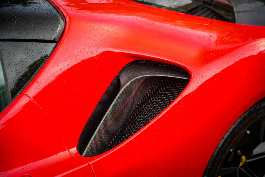 Ferrari SF90 Stradale 4.0 V8 Assetto Fiorano Fiorano Pack Carbon Fibre Daytona Racing Seats Ferrari SF90 Stradale 4.0 V8 Assetto Fiorano Fiorano Pack Carbon Fibre Daytona Racing Seats