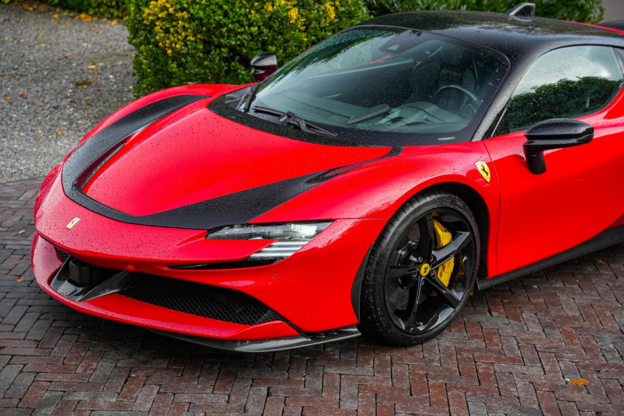 Ferrari SF90 Stradale 4.0 V8 Assetto Fiorano Fiorano Pack Carbon Fibre Daytona Racing Seats Ferrari SF90 Stradale 4.0 V8 Assetto Fiorano Fiorano Pack Carbon Fibre Daytona Racing Seats