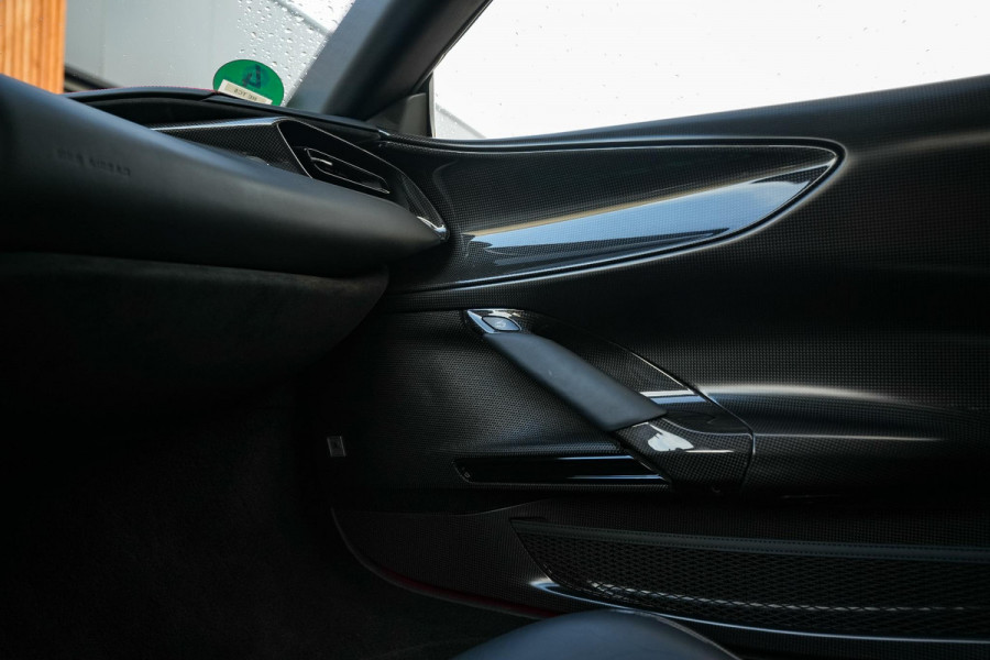 Ferrari SF90 Stradale 4.0 V8 Assetto Fiorano Fiorano Pack Carbon Fibre Daytona Racing Seats Ferrari SF90 Stradale 4.0 V8 Assetto Fiorano Fiorano Pack Carbon Fibre Daytona Racing Seats