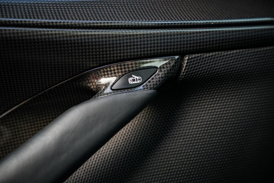 Ferrari SF90 Stradale 4.0 V8 Assetto Fiorano Fiorano Pack Carbon Fibre Daytona Racing Seats Ferrari SF90 Stradale 4.0 V8 Assetto Fiorano Fiorano Pack Carbon Fibre Daytona Racing Seats