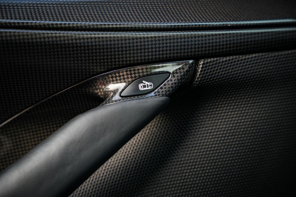 Ferrari SF90 Stradale 4.0 V8 Assetto Fiorano Fiorano Pack Carbon Fibre Daytona Racing Seats Ferrari SF90 Stradale 4.0 V8 Assetto Fiorano Fiorano Pack Carbon Fibre Daytona Racing Seats