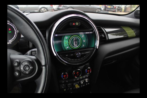 MINI Mini Electric Yours 33 kWh / SoH 95.5% / Full option! / Panoramadak / Camera / Head-up / Leder / Harman Kardon / Keyless / 17'' / CarPlay / Stoelverwarming / Matrix LED / DAB / Cruise Control MINI Mini Electric Yours 33 kWh / SoH 95.5% / Full option! / Panoramadak / Camera / Head-up / Leder / Harman Kardon / Keyless / 17'' / CarPlay / Stoelverwarming / Matrix LED / DAB / Cruise Control