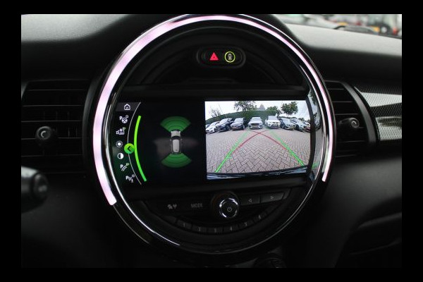 MINI Mini Electric Yours 33 kWh / SoH 95.5% / Full option! / Panoramadak / Camera / Head-up / Leder / Harman Kardon / Keyless / 17'' / CarPlay / Stoelverwarming / Matrix LED / DAB / Cruise Control MINI Mini Electric Yours 33 kWh / SoH 95.5% / Full option! / Panoramadak / Camera / Head-up / Leder / Harman Kardon / Keyless / 17'' / CarPlay / Stoelverwarming / Matrix LED / DAB / Cruise Control