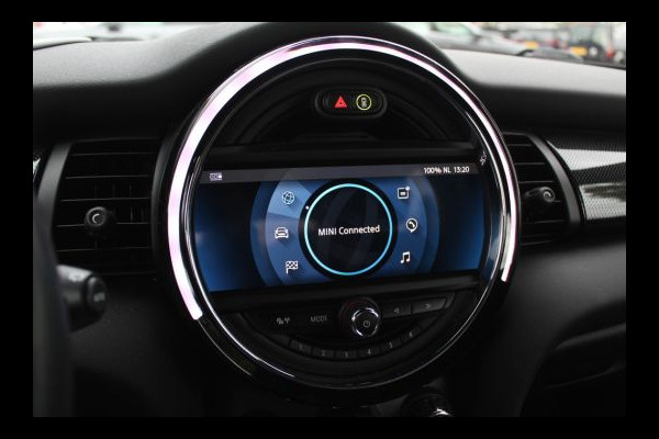 MINI Mini Electric Yours 33 kWh / SoH 95.5% / Full option! / Panoramadak / Camera / Head-up / Leder / Harman Kardon / Keyless / 17'' / CarPlay / Stoelverwarming / Matrix LED / DAB / Cruise Control MINI Mini Electric Yours 33 kWh / SoH 95.5% / Full option! / Panoramadak / Camera / Head-up / Leder / Harman Kardon / Keyless / 17'' / CarPlay / Stoelverwarming / Matrix LED / DAB / Cruise Control