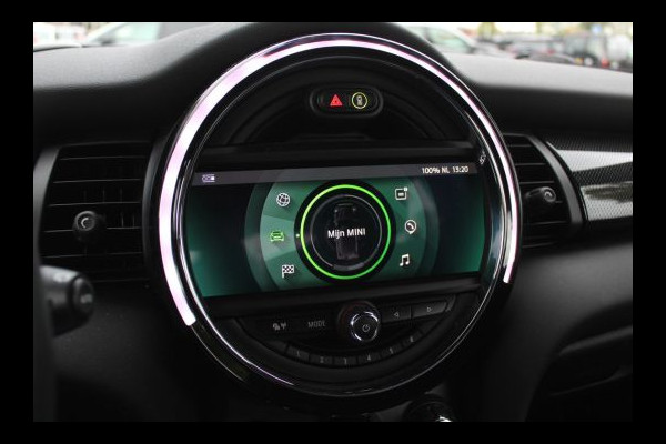 MINI Mini Electric Yours 33 kWh / SoH 95.5% / Full option! / Panoramadak / Camera / Head-up / Leder / Harman Kardon / Keyless / 17'' / CarPlay / Stoelverwarming / Matrix LED / DAB / Cruise Control MINI Mini Electric Yours 33 kWh / SoH 95.5% / Full option! / Panoramadak / Camera / Head-up / Leder / Harman Kardon / Keyless / 17'' / CarPlay / Stoelverwarming / Matrix LED / DAB / Cruise Control