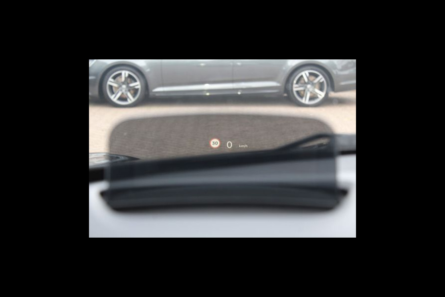 MINI Mini Electric Yours 33 kWh / SoH 95.5% / Full option! / Panoramadak / Camera / Head-up / Leder / Harman Kardon / Keyless / 17'' / CarPlay / Stoelverwarming / Matrix LED / DAB / Cruise Control MINI Mini Electric Yours 33 kWh / SoH 95.5% / Full option! / Panoramadak / Camera / Head-up / Leder / Harman Kardon / Keyless / 17'' / CarPlay / Stoelverwarming / Matrix LED / DAB / Cruise Control