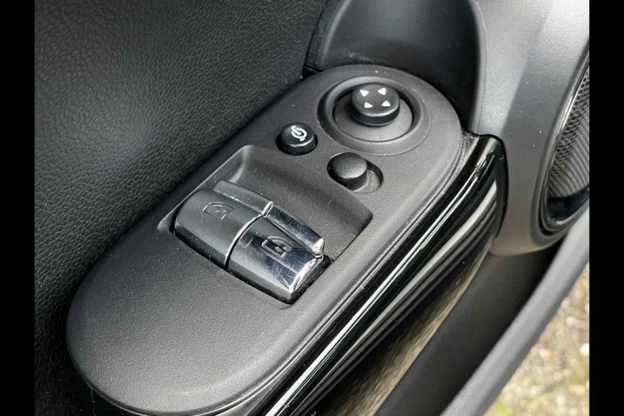 MINI Mini Electric Yours 33 kWh / SoH 95.5% / Full option! / Panoramadak / Camera / Head-up / Leder / Harman Kardon / Keyless / 17'' / CarPlay / Stoelverwarming / Matrix LED / DAB / Cruise Control MINI Mini Electric Yours 33 kWh / SoH 95.5% / Full option! / Panoramadak / Camera / Head-up / Leder / Harman Kardon / Keyless / 17'' / CarPlay / Stoelverwarming / Matrix LED / DAB / Cruise Control