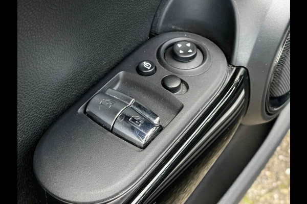MINI Mini Electric Yours 33 kWh / SoH 95.5% / Full option! / Panoramadak / Camera / Head-up / Leder / Harman Kardon / Keyless / 17'' / CarPlay / Stoelverwarming / Matrix LED / DAB / Cruise Control MINI Mini Electric Yours 33 kWh / SoH 95.5% / Full option! / Panoramadak / Camera / Head-up / Leder / Harman Kardon / Keyless / 17'' / CarPlay / Stoelverwarming / Matrix LED / DAB / Cruise Control