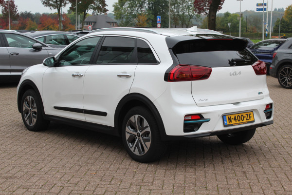 Kia e-Niro DynamicPlusLine 64 kWh / SoH 97.3% / Camera / Schuifdak / Leder / Keyless / Navigatie / Dodehoek / DAB / Cruise Control