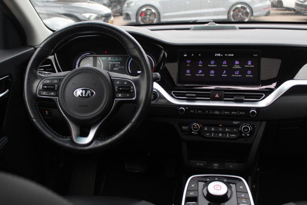 Kia e-Niro DynamicPlusLine 64 kWh / SoH 97.3% / Camera / Schuifdak / Leder / Keyless / Navigatie / Dodehoek / DAB / Cruise Control