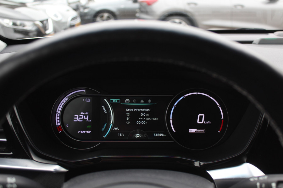 Kia e-Niro DynamicPlusLine 64 kWh / SoH 97.3% / Camera / Schuifdak / Leder / Keyless / Navigatie / Dodehoek / DAB / Cruise Control