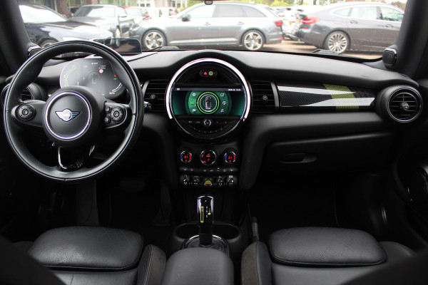 MINI Mini Electric Charged 33 kWh / SoH 95.8% / Camera / Head-up / Leder / Harman Kardon / Keyless / 17'' / CarPlay / Stoelverwarming / Matrix LED / DAB / Cruise Control