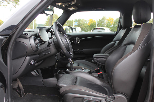 MINI Mini Electric Charged 33 kWh / SoH 95.8% / Camera / Head-up / Leder / Harman Kardon / Keyless / 17'' / CarPlay / Stoelverwarming / Matrix LED / DAB / Cruise Control