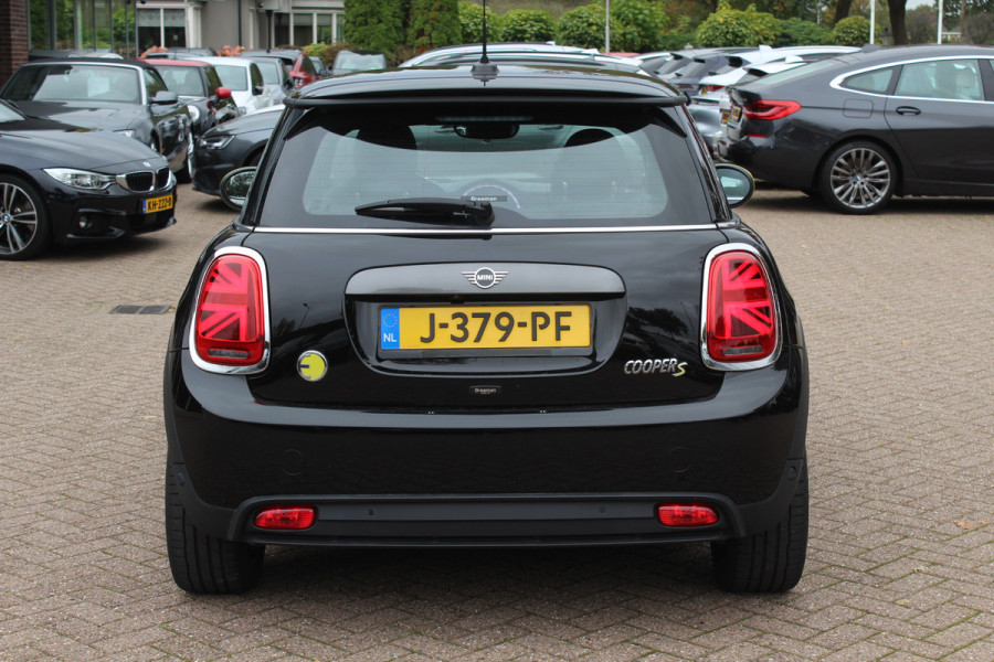 MINI Mini Electric Charged 33 kWh / SoH 95.8% / Camera / Head-up / Leder / Harman Kardon / Keyless / 17'' / CarPlay / Stoelverwarming / Matrix LED / DAB / Cruise Control