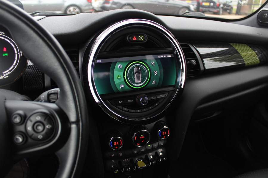 MINI Mini Electric Charged 33 kWh / SoH 95.8% / Camera / Head-up / Leder / Harman Kardon / Keyless / 17'' / CarPlay / Stoelverwarming / Matrix LED / DAB / Cruise Control