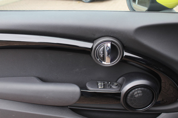 MINI Mini Electric Charged 33 kWh / SoH 95.8% / Camera / Head-up / Leder / Harman Kardon / Keyless / 17'' / CarPlay / Stoelverwarming / Matrix LED / DAB / Cruise Control