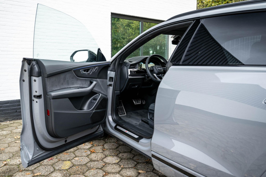 Audi Q8 60 TFSI e quattro S Competition Nightvision Nardo Audi Q8 60 TFSI e quattro S Competition Nightvision Nardo