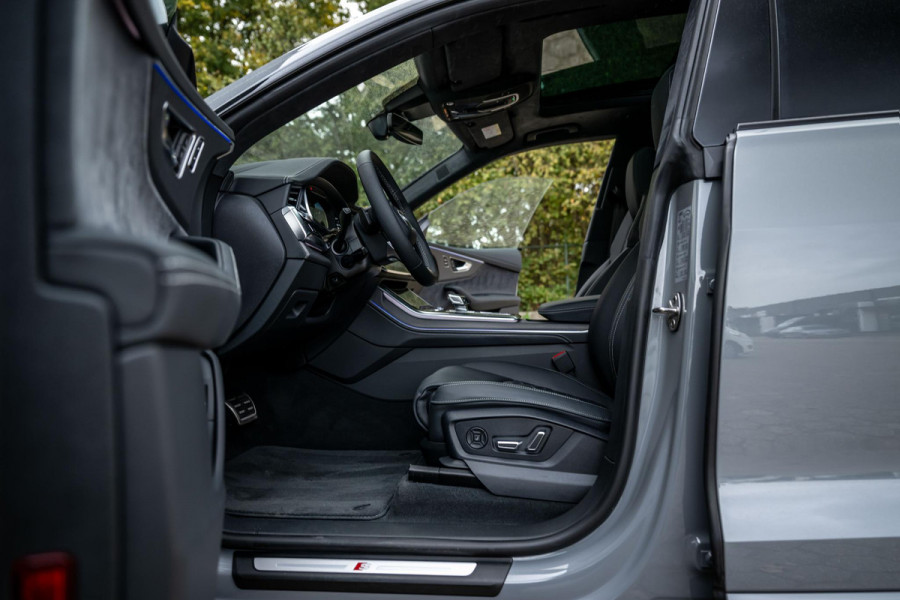 Audi Q8 60 TFSI e quattro S Competition Nightvision Nardo Audi Q8 60 TFSI e quattro S Competition Nightvision Nardo