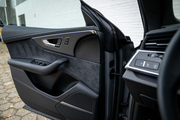 Audi Q8 60 TFSI e quattro S Competition Nightvision Nardo Audi Q8 60 TFSI e quattro S Competition Nightvision Nardo