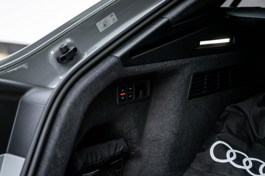 Audi Q8 60 TFSI e quattro S Competition Nightvision Nardo Audi Q8 60 TFSI e quattro S Competition Nightvision Nardo