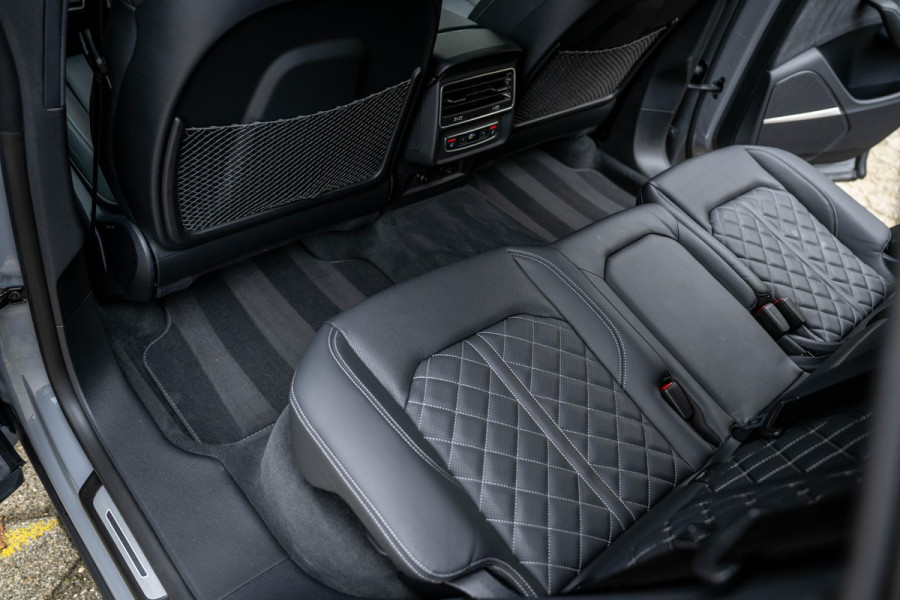 Audi Q8 60 TFSI e quattro S Competition Nightvision Nardo Audi Q8 60 TFSI e quattro S Competition Nightvision Nardo