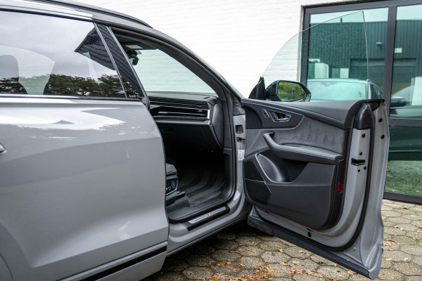 Audi Q8 60 TFSI e quattro S Competition Nightvision Nardo Audi Q8 60 TFSI e quattro S Competition Nightvision Nardo