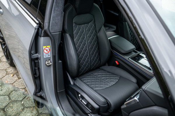 Audi Q8 60 TFSI e quattro S Competition Nightvision Nardo Audi Q8 60 TFSI e quattro S Competition Nightvision Nardo