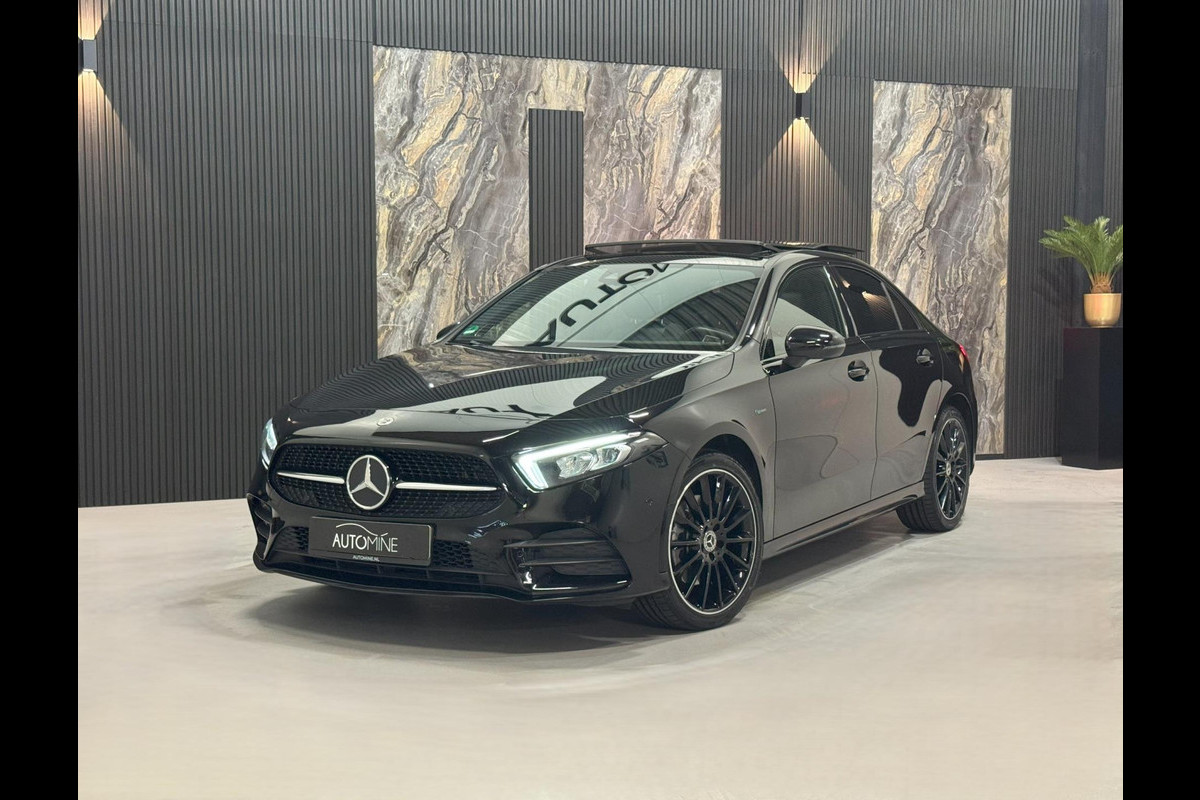 Mercedes-Benz A-Klasse 250e AMG Launch Edit |PANO|MEMORY|SFEER|CAMERA|BLIND SPOT Mercedes-Benz A-Klasse 250e AMG Launch Edit |PANO|MEMORY|SFEER|CAMERA|BLIND SPOT