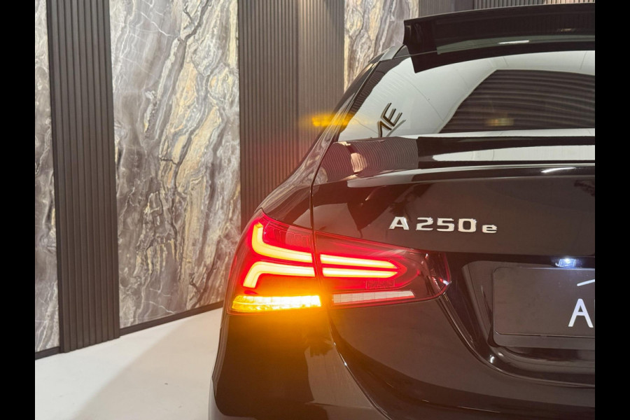 Mercedes-Benz A-Klasse 250e AMG Launch Edit |PANO|MEMORY|SFEER|CAMERA|BLIND SPOT Mercedes-Benz A-Klasse 250e AMG Launch Edit |PANO|MEMORY|SFEER|CAMERA|BLIND SPOT