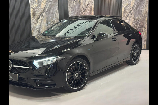 Mercedes-Benz A-Klasse 250e AMG Launch Edit |PANO|MEMORY|SFEER|CAMERA|BLIND SPOT Mercedes-Benz A-Klasse 250e AMG Launch Edit |PANO|MEMORY|SFEER|CAMERA|BLIND SPOT