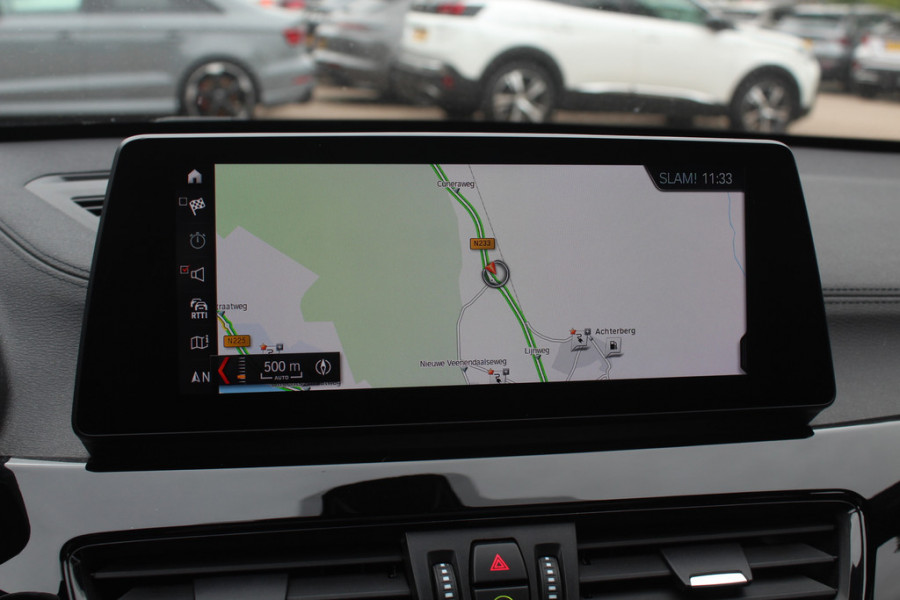 BMW X1 sDrive20i Business Edition Plus / Trekhaak / Panoramadak / Camera / Head-up / Leder / 18'' / Navigatie / Sportstoelen / Keyless / Stoelverwarming / Cruise Control BMW X1 sDrive20i Business Edition Plus / Trekhaak / Panoramadak / Camera / Head-up / Leder / 18'' / Navigatie / Sportstoelen / Keyless / Stoelverwarming / Cruise Control