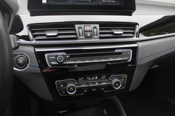 BMW X1 sDrive20i Business Edition Plus / Trekhaak / Panoramadak / Camera / Head-up / Leder / 18'' / Navigatie / Sportstoelen / Keyless / Stoelverwarming / Cruise Control BMW X1 sDrive20i Business Edition Plus / Trekhaak / Panoramadak / Camera / Head-up / Leder / 18'' / Navigatie / Sportstoelen / Keyless / Stoelverwarming / Cruise Control