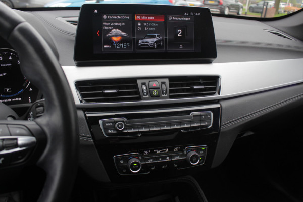 BMW X1 sDrive18i High Exe. M Sport / Trekhaak / Half leder / Navi. Proff / Parkeerhulp V+a / 18'' / Stoelverwarming / DAB / Cruise Control BMW X1 sDrive18i High Exe. M Sport / Trekhaak / Half leder / Navi. Proff / Parkeerhulp V+a / 18'' / Stoelverwarming / DAB / Cruise Control
