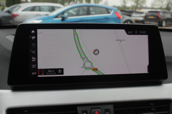 BMW X1 sDrive18i High Exe. M Sport / Trekhaak / Half leder / Navi. Proff / Parkeerhulp V+a / 18'' / Stoelverwarming / DAB / Cruise Control BMW X1 sDrive18i High Exe. M Sport / Trekhaak / Half leder / Navi. Proff / Parkeerhulp V+a / 18'' / Stoelverwarming / DAB / Cruise Control